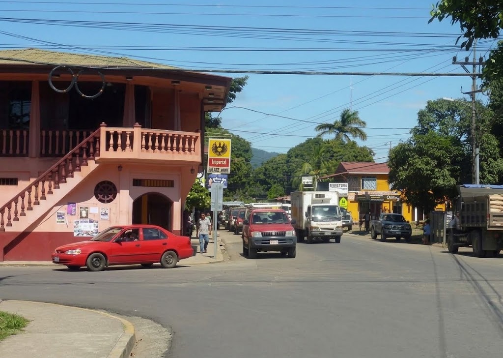 Centro de Cóbano Puntarenas, base perfecta para explorar
